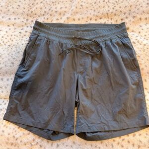 The North Face Womens XL Shorts Dark Gray